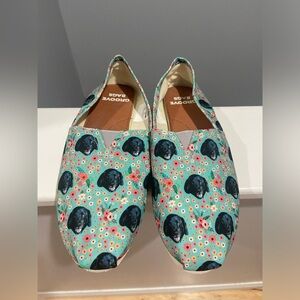 NWOB Groove Bags Black Labs and Floral print Canvas Slip-on Shoes size 9 1/2 w